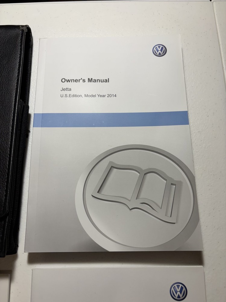 2014 Volkswagen Jetta Owner's Manual OEM Set