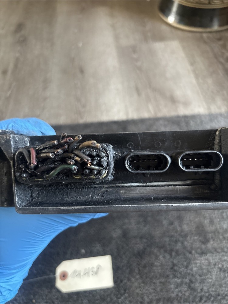 DETROIT DDEC III ENGINE CONTROL MODULE P23518743