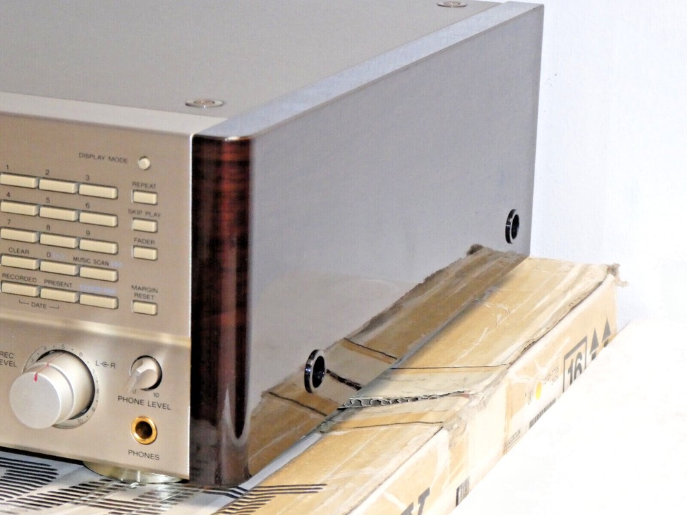 Sony DTC-77ES high-end DAT recorder champagne original packaging, 110 V, serv...