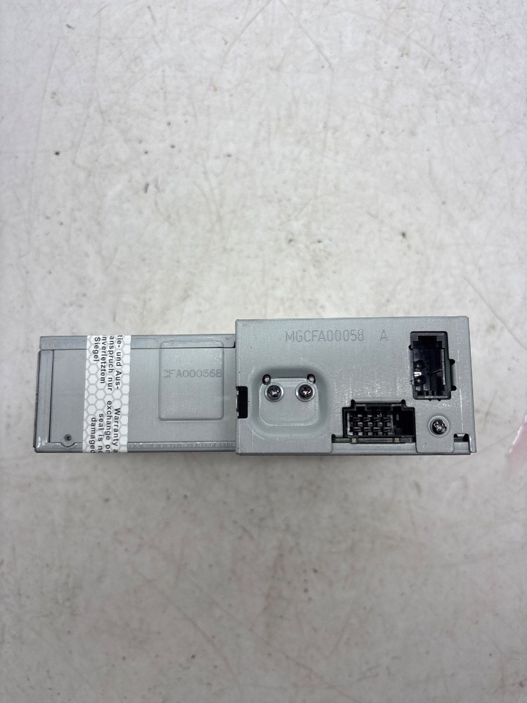 Audi Q7 4L (2005-2009) CD Changer Stereo Head Unit (No Code) 4L0035111