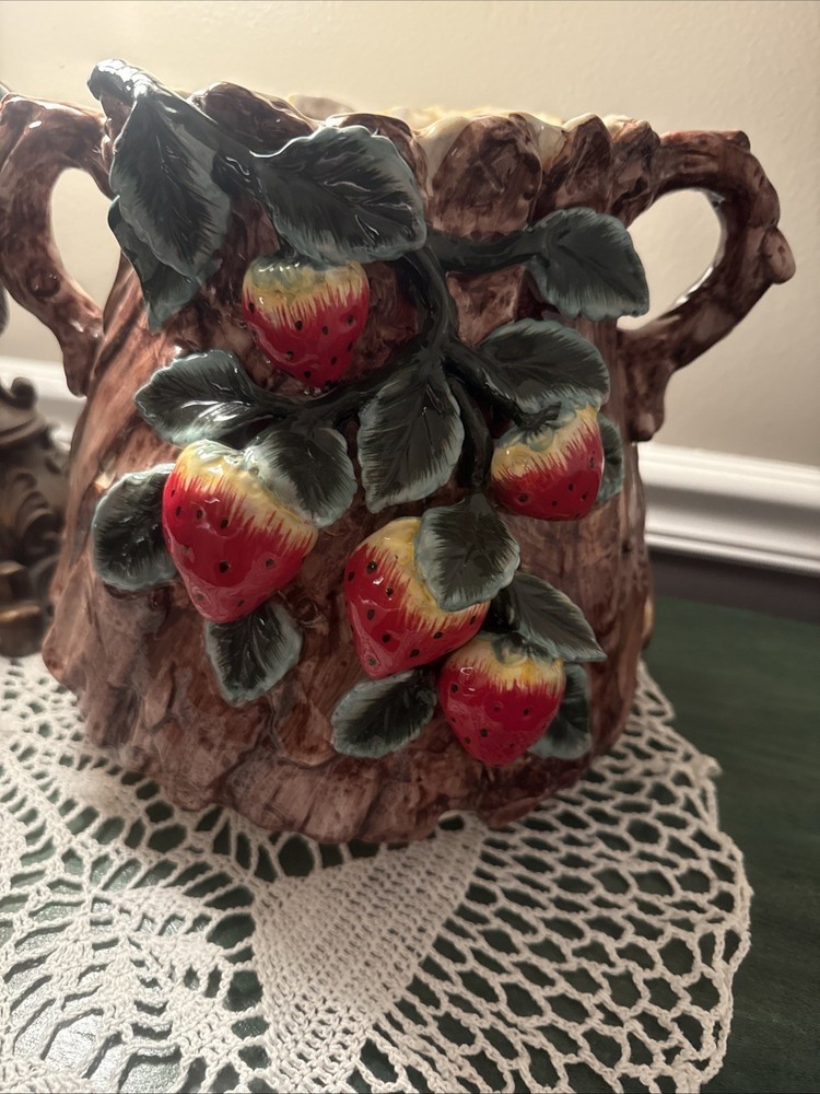 Apple tree Design 3D Strawberry Patch Tree Planter. X Large