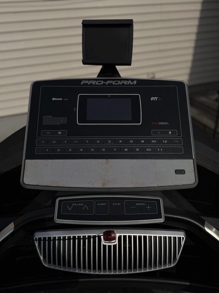 ProForm Pro 2000 Electric Treadmill Touchscreen Bluetooth iFit 50 Programs