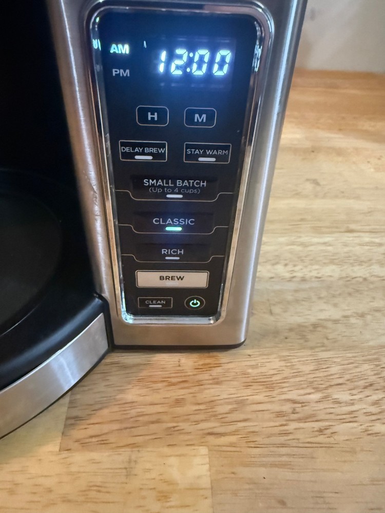 Ninja CE250 Coffee Maker ***USED MISSING PARTS***