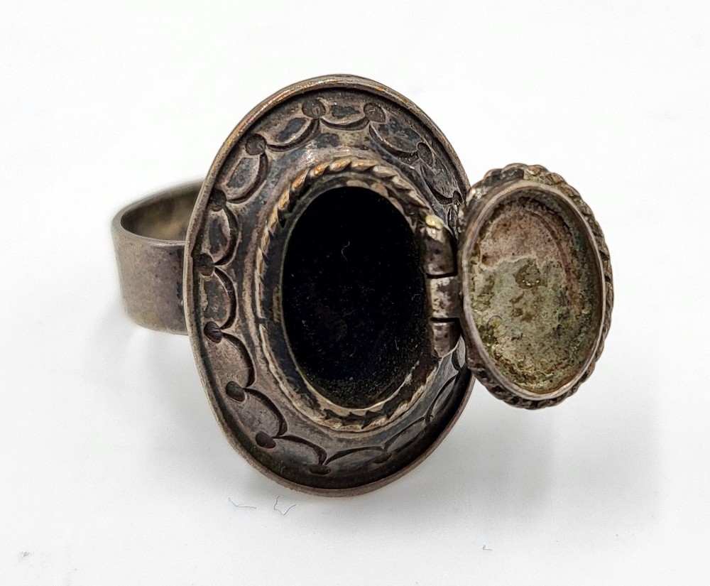 TURQUOISE SNUFF RING MADE IN MEXICO STERLING? SIGNED ARCO SOMETHING