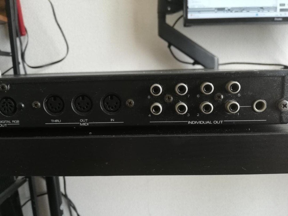 Roland S-330 Digital Sampler Rackmount Unit wi/controller(MU-1) system disk