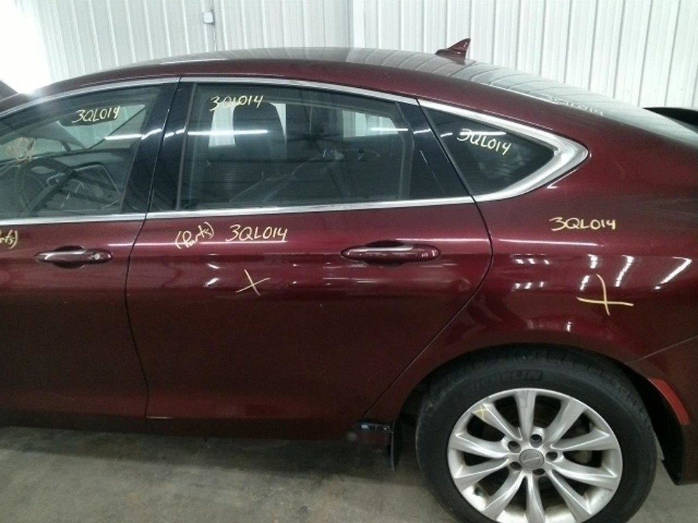 200 2015 High Mounted Stop Light 104753328