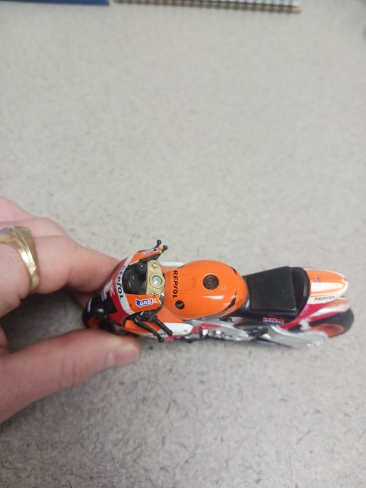 honda plastic motorcycle
