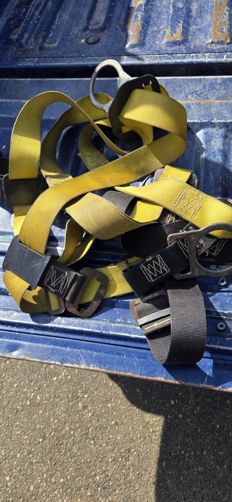 Buckingham Linemans Harness With accessories.
