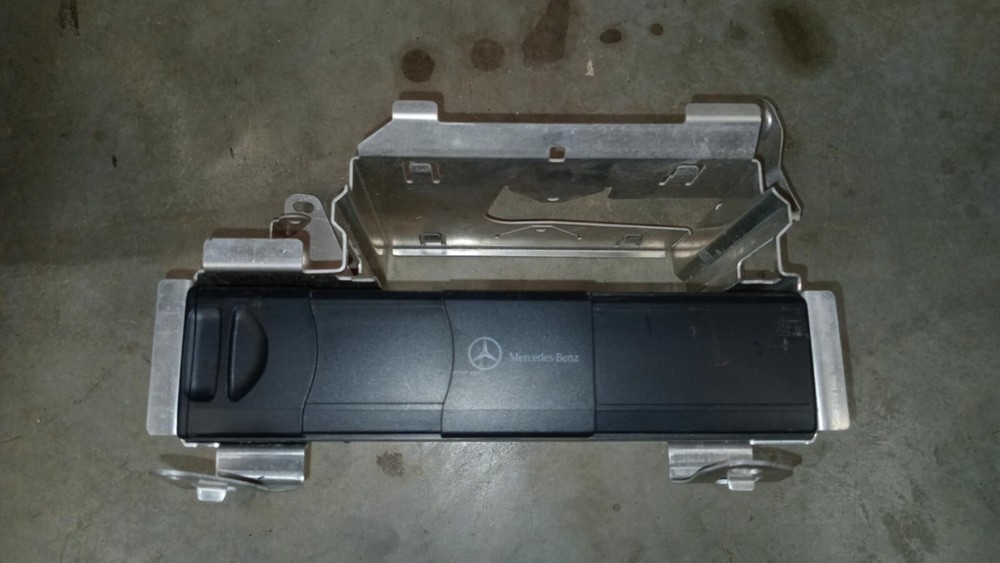 Mercedes Benz CD Changer control unit A2038209089