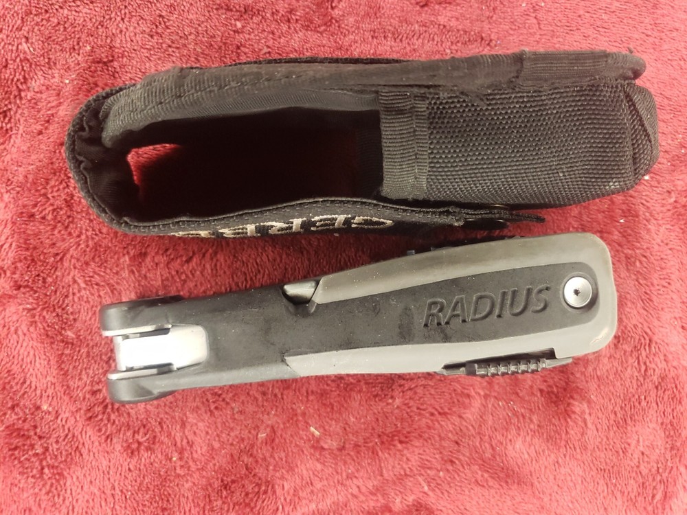 Gerber Radius Multi Tool Ergonomic 8 tool Plier with Nylon sheath USA