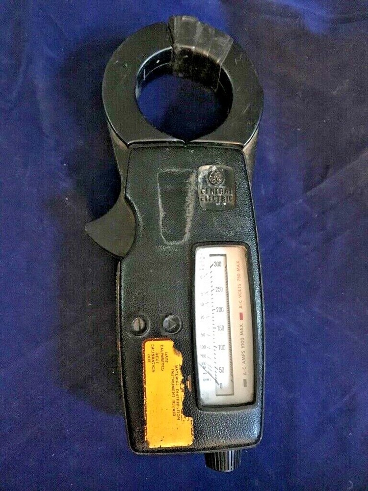 GE Voltmeter Meter Snapper 942D Clamp On Used