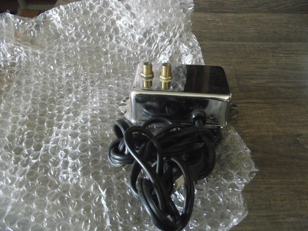 VCR/VHF/CATV 10dB AMPLIFIER.