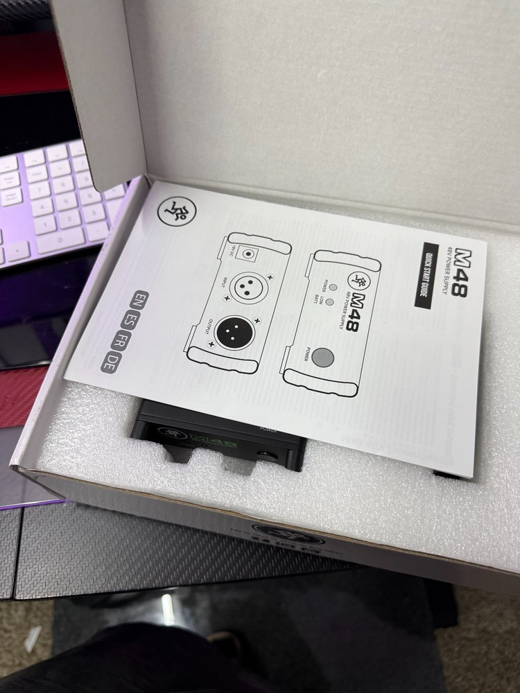 Mackie M-48 48V Phantom Power Supply