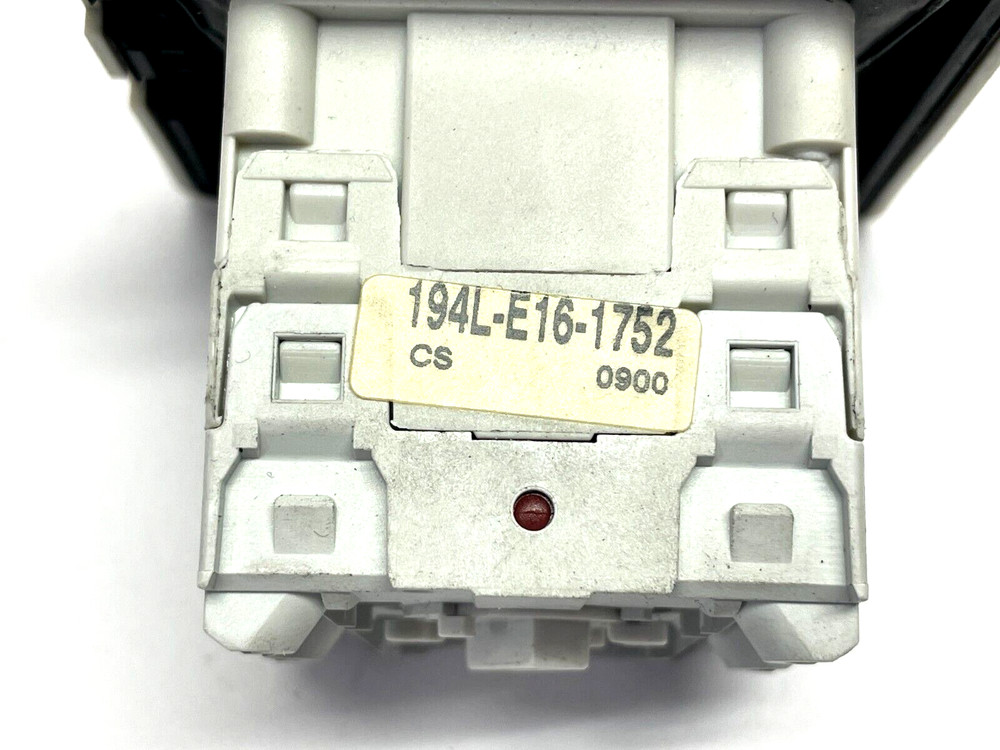 Allen Bradley 194L-E16-1752 Ser. A Load Switch w/ OEM Handle