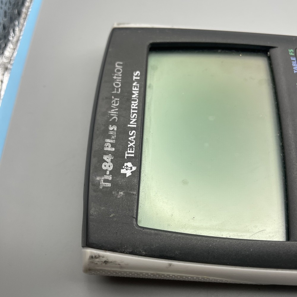 TI-84 Plus Silver Edition Graphing Calculator. Tested & Works