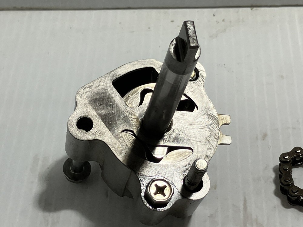 2000 Honda Cbr929rr Oil Pump Assembly (OEM)