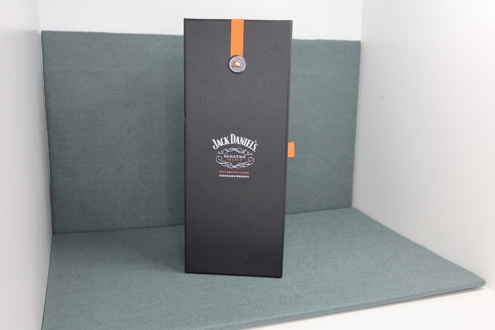 Jack Daniels Frank Sinatra Select Empty Bottle w/Original Box Book & Box Mint