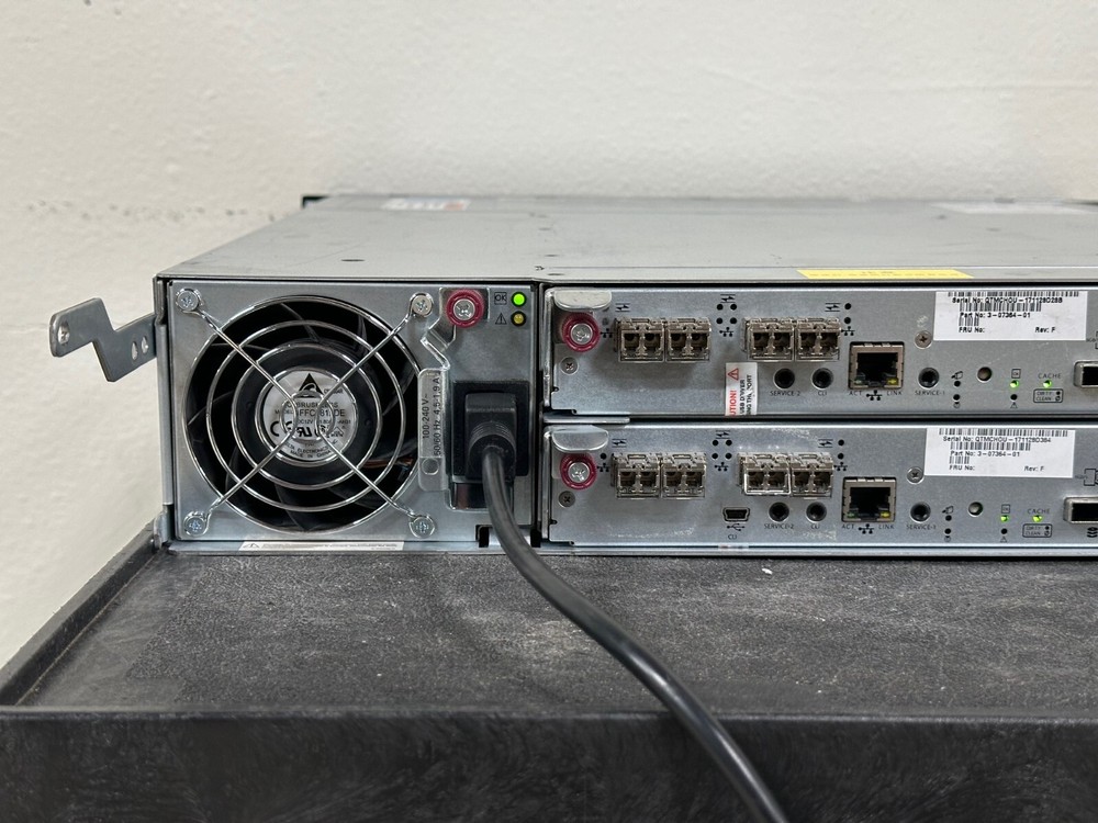 Quantum QXS 24-bay SAS disk array w/ Dual 3-07364-01 Quantum SAS SAN Controller