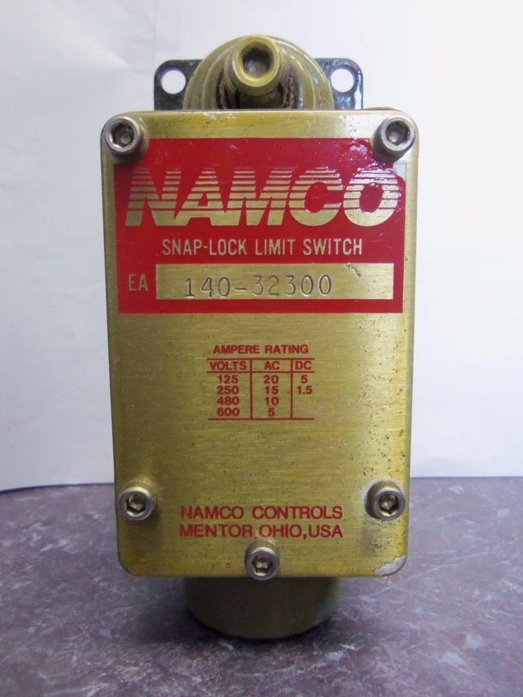 New Namco Controls EA140-32300 Snap-Lock Limit Switch EA14032300