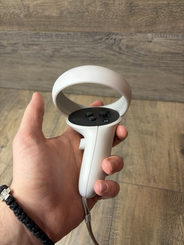 Genuine OEM Original Meta Oculus Quest 2 VR RIGHT Touch Controller Only - Tested