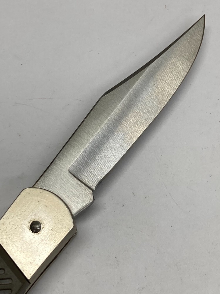 Heavy Duty Lockback Folding Knife w/Plain Blade, Rubber Grip K-7195M