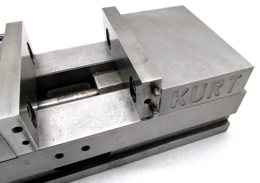 KURT 6" ANGLOCK DOUBLELOCK CNC MACHINE VISE w/ JAWS & HANDLE - #DL600A