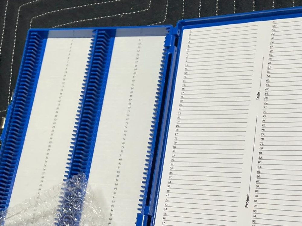 USED HS MICROSCOPE SLIDE BOX BLUE CASE STORAGE HOLDS 100 SLIDES(G)