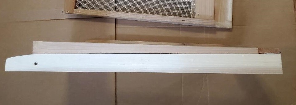 1 Cedar Bee Hive Screened Bottom Board and 1 Inner cover--Langstroth 8 Frame