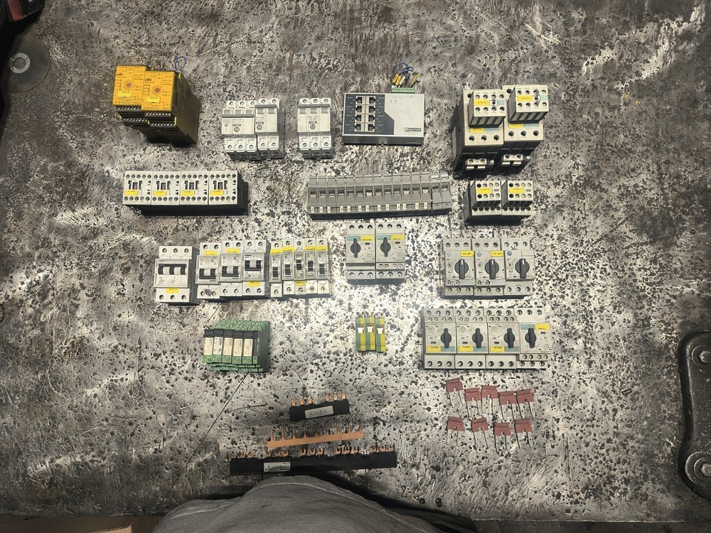 Siemens Controls Lot