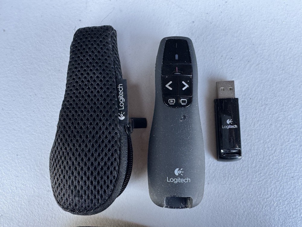 LOGITECH R400  WIRELESS PRESENTER REMOTE CONTROL w/ LASER POINTER & CASE