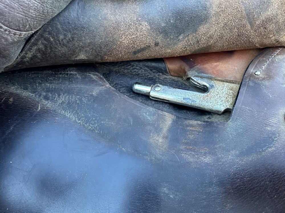 Reactor Panel Foxhunter Saddle 13.25” Tree/17” Seat