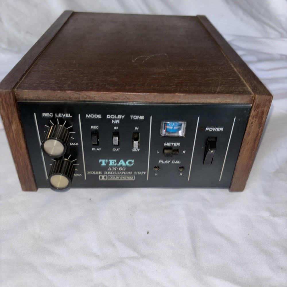 TEAC AN-60 Noise Reduction Unit Dolby System Wood Case UNTESTED Powers On