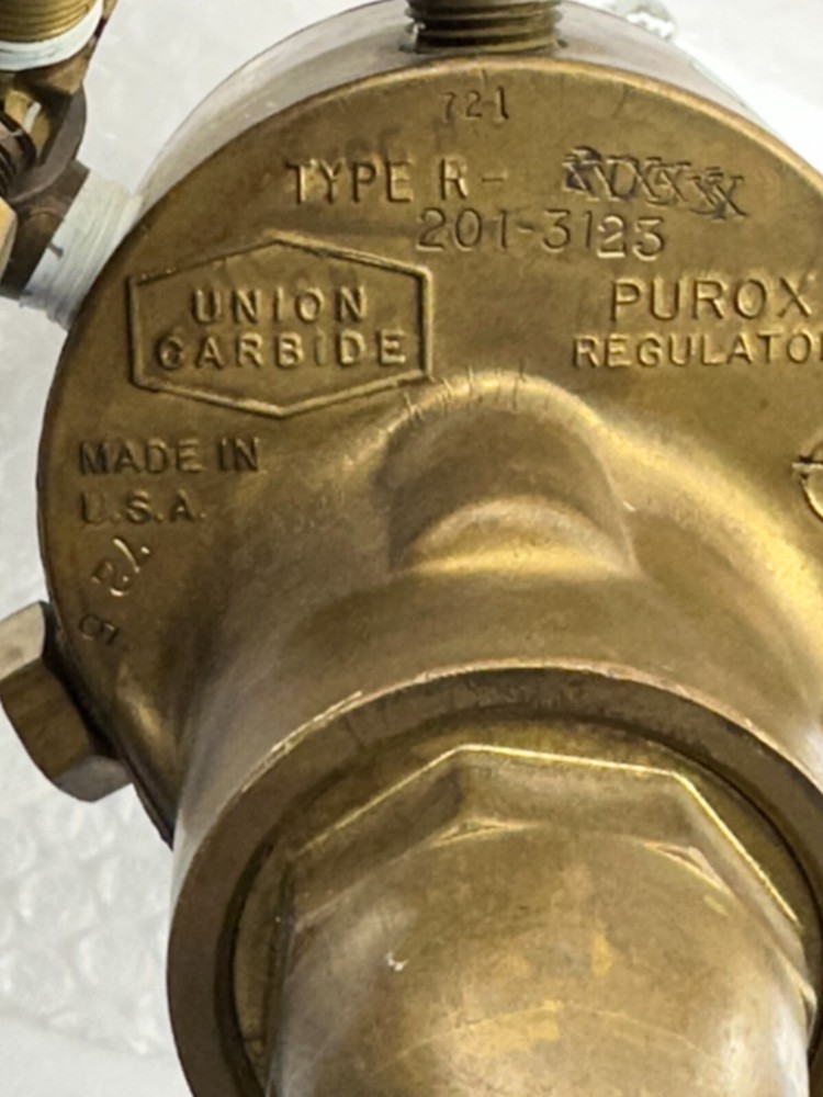 UNION CARBIDE PUROX REGULATOR 2053 TYPE R
