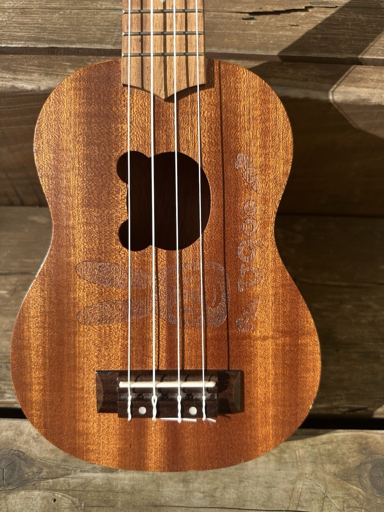 aNueNue Ugoo (rabbit logo) Ukulele!!