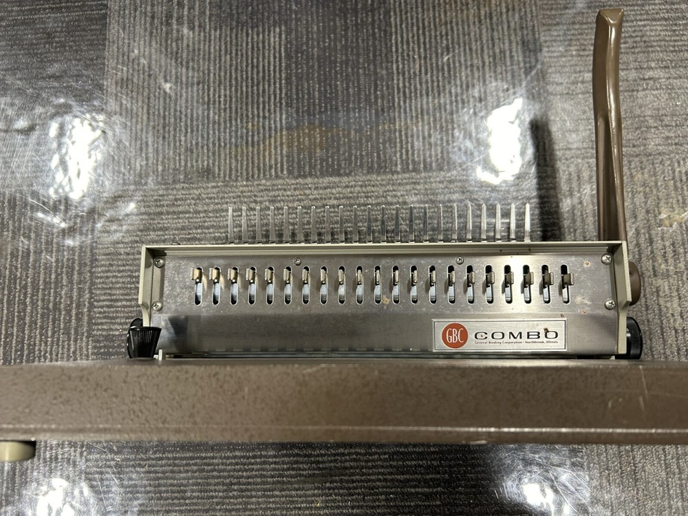 General Binding Corporation GBC Combo Binding Machine Model 222-KM
