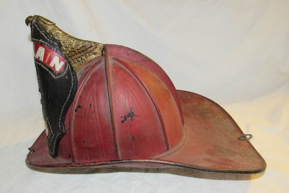 CAIRNS & BROTHER RIVERSIDE CA.? LEATHER FIREMANS CAPTAINS HELMET WITH HIGH EAGLE