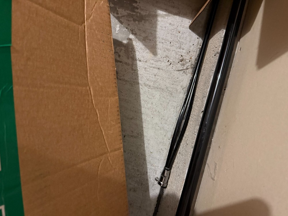 Tram 1498B base cb antenna with one broke top section