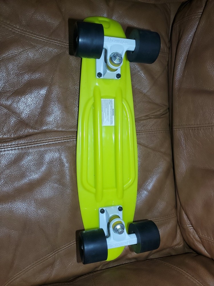 Chicago Skates Mint Skateboard 21 1/2"