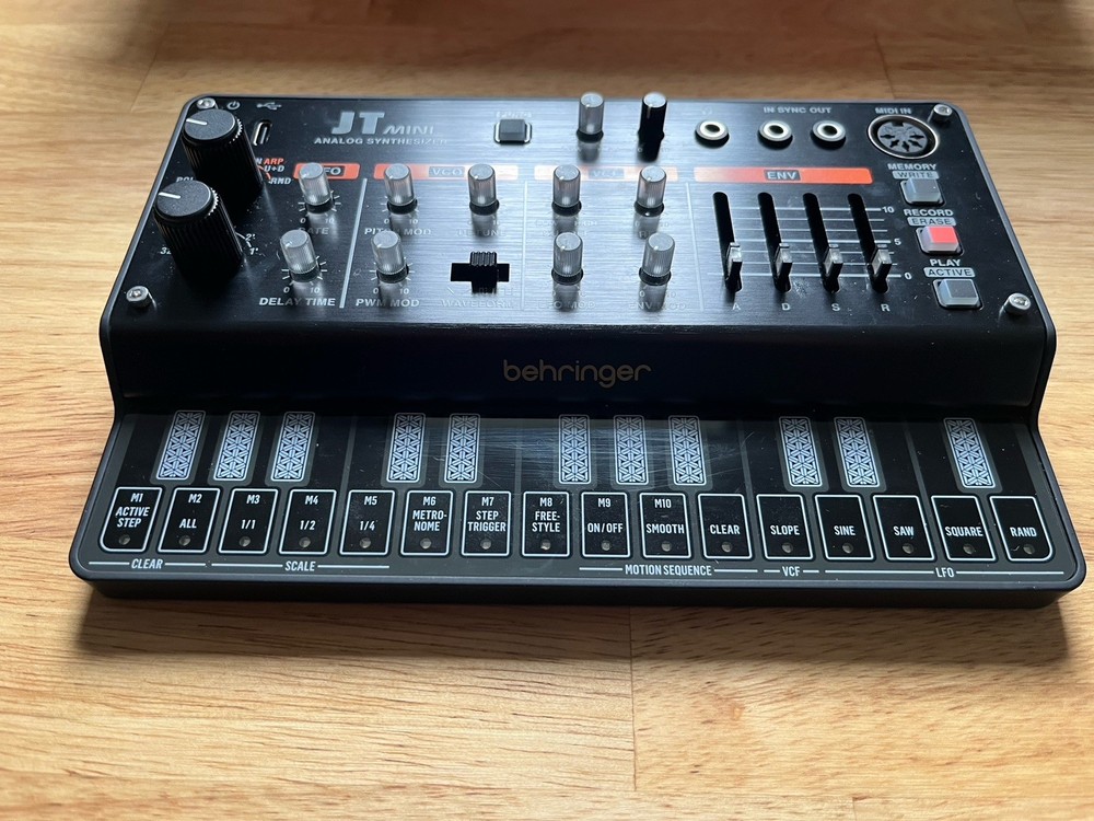 Behringer JT Mini Polyphonic 3-voice Analog Synthesizer