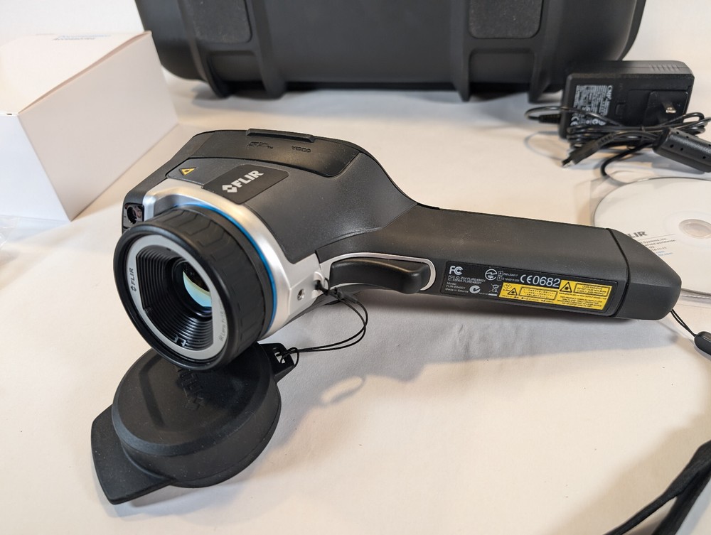 Flir E40 Compact Infrared Camera w/Case 64501-0114 USA Only