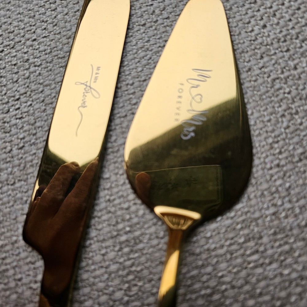 Gold Mr and Mrs Wedding Cake Server Set