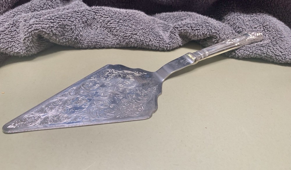 Etched Ornate Wedding Or Celebration Cake Server