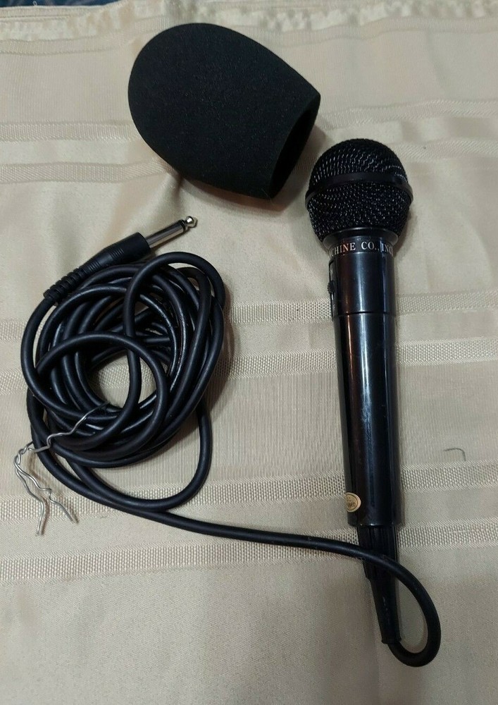 Singing Machine Dynamic Karaoke Wired Microphone Handheld Mic w/ 10ft Cord
