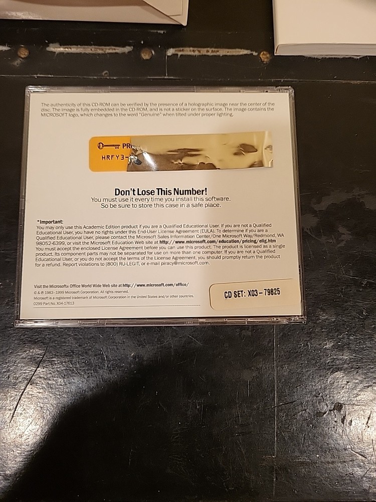 Microsoft Office 2000 Standard (Academic) X03-7979 preowned