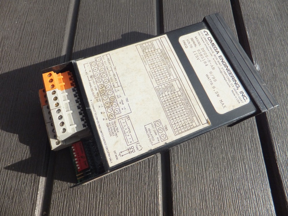 Omega Engineering Model DP25-S-AR Digital Panel Meter Strain & Process