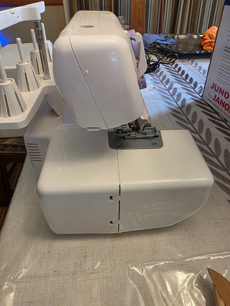 Juno by Janome 3434D Serger sewing machine excellent condition