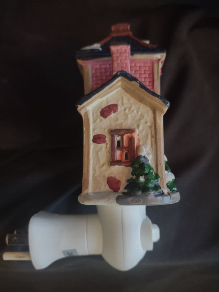 Very Cute Santa's Workshop Christmas Night Light