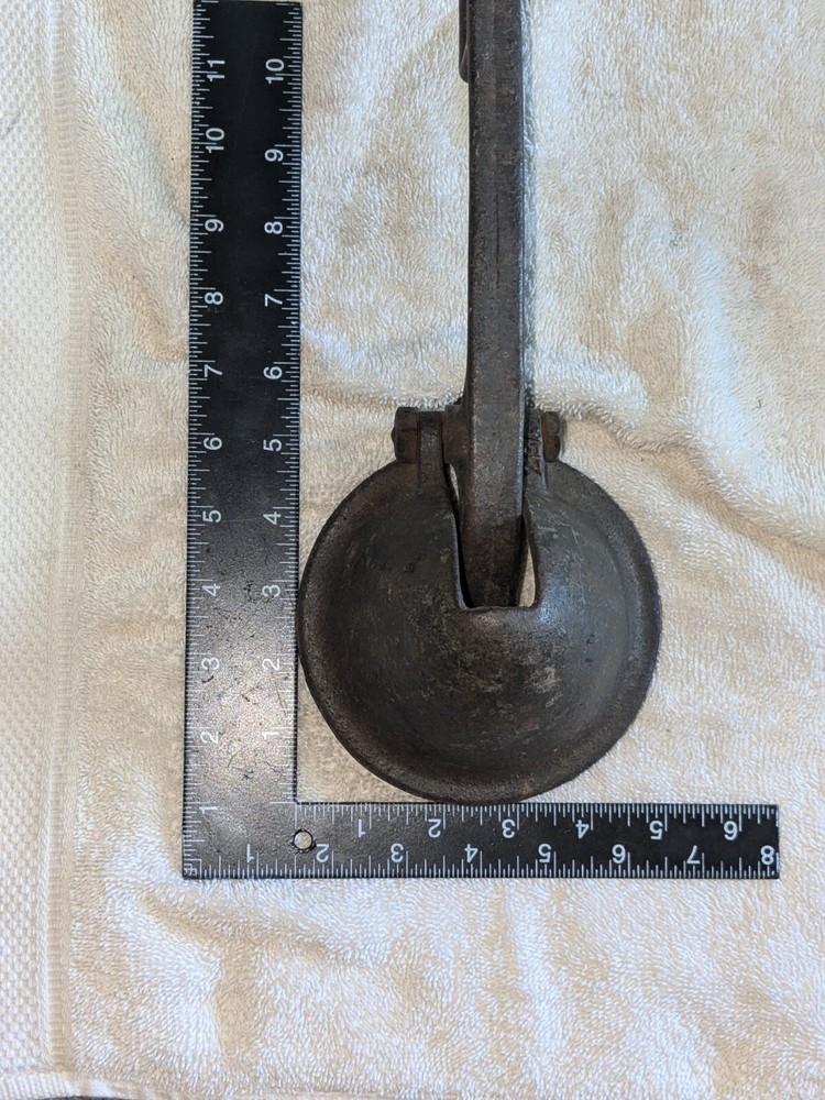 ANTIQUE Vintage 2BH / 2BA CAST IRON PUMP HANDLE and "Cap"