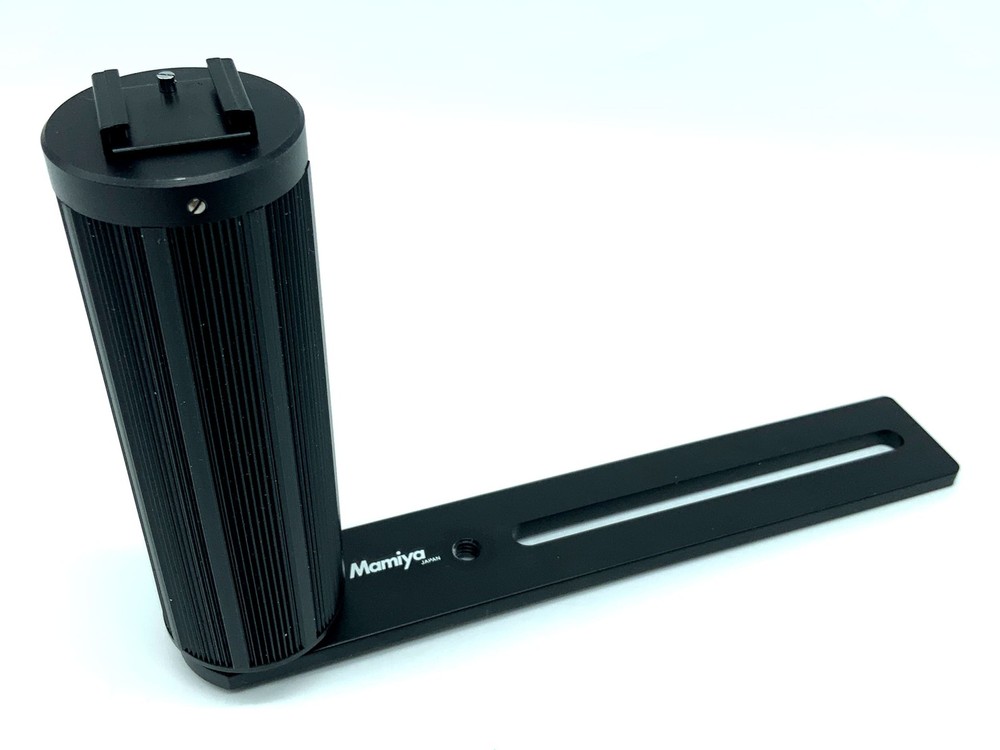 Mamiya Hand Grip With Rail