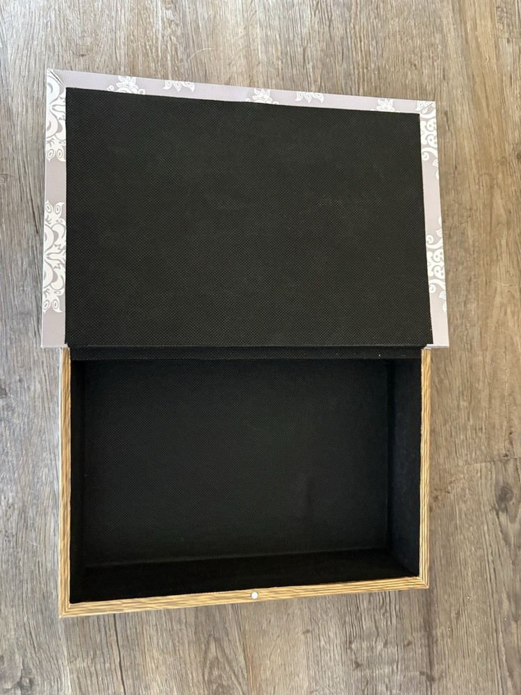 Books with Hidden Compartments